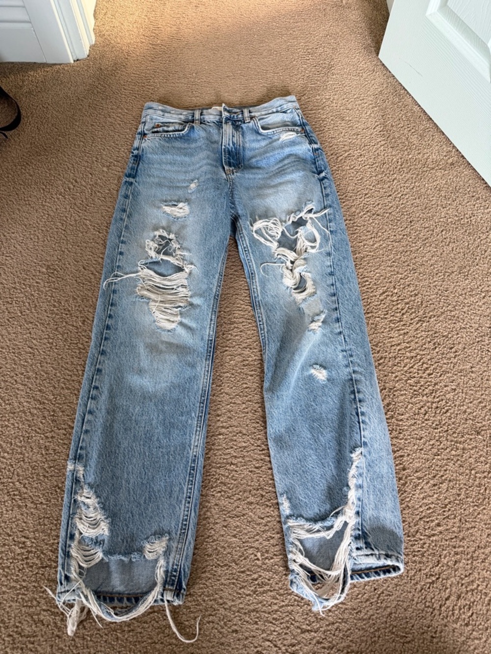 Zara Light Blue Denim Jeans with Contrast Stitching